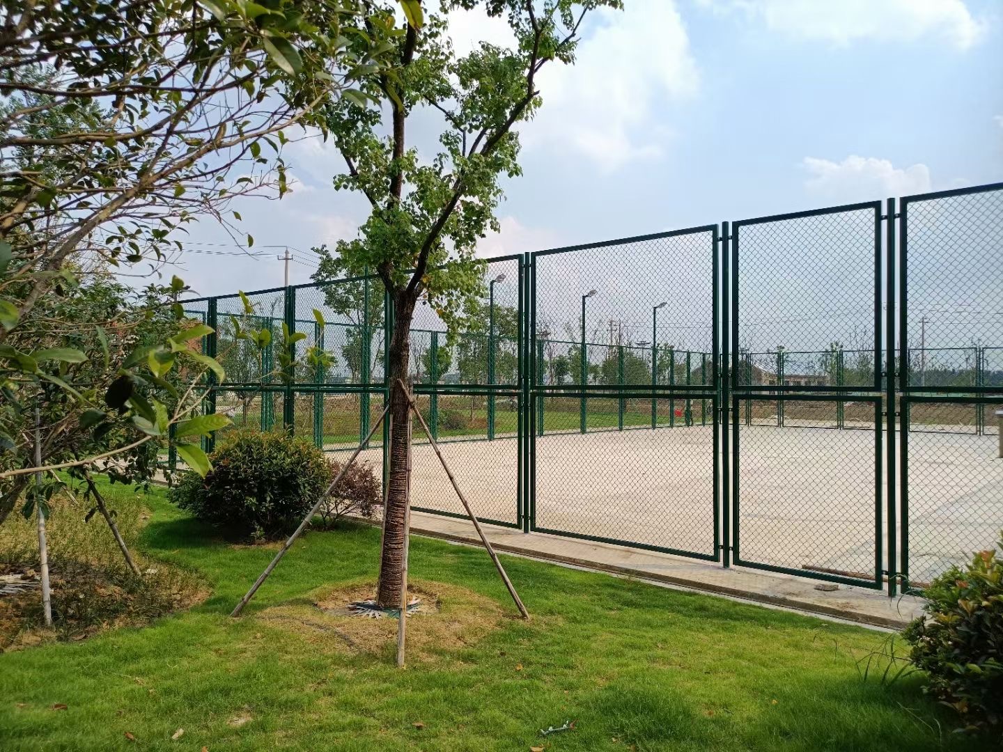 如何提高籃球場護欄網的使用壽命?