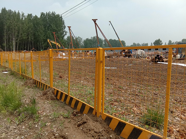 廠家教你基坑護欄如何進行安裝?